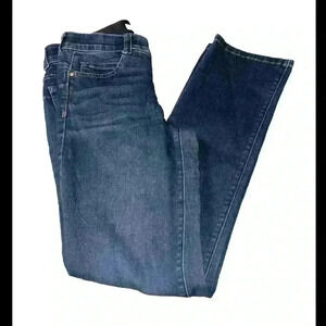 Jeans in a size 4/27